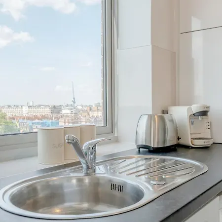 Stunning Flat In Chelsea, Kings Road With Balcony Apartment London Exterior photo