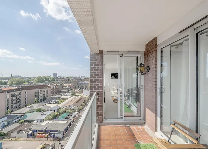 Stunning Flat In Chelsea, Kings Road With Balcony
