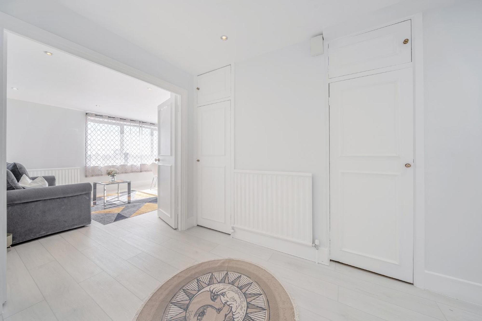 Stunning Flat In Chelsea, Kings Road With Balcony * Londen