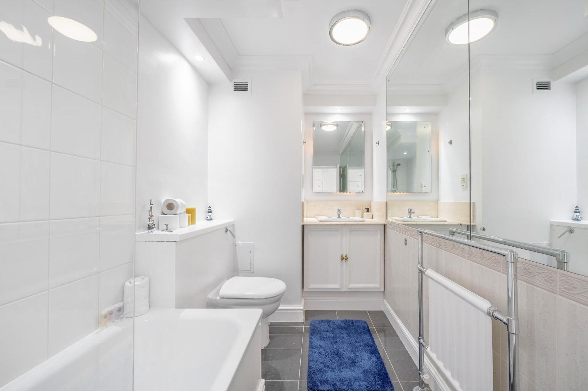 Stunning Flat In Chelsea, Kings Road With Balcony Appartement Londen