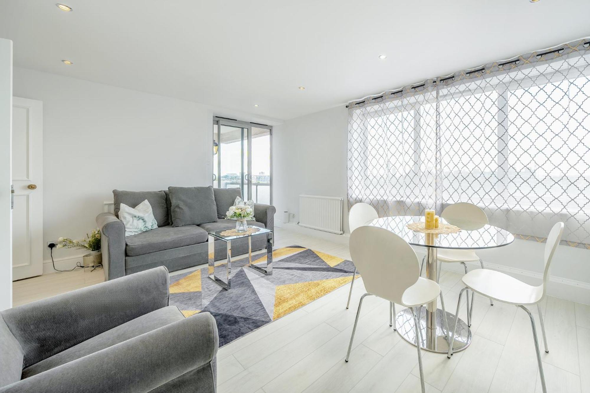 Appartement Stunning Flat In Chelsea, Kings Road With Balcony Londen
