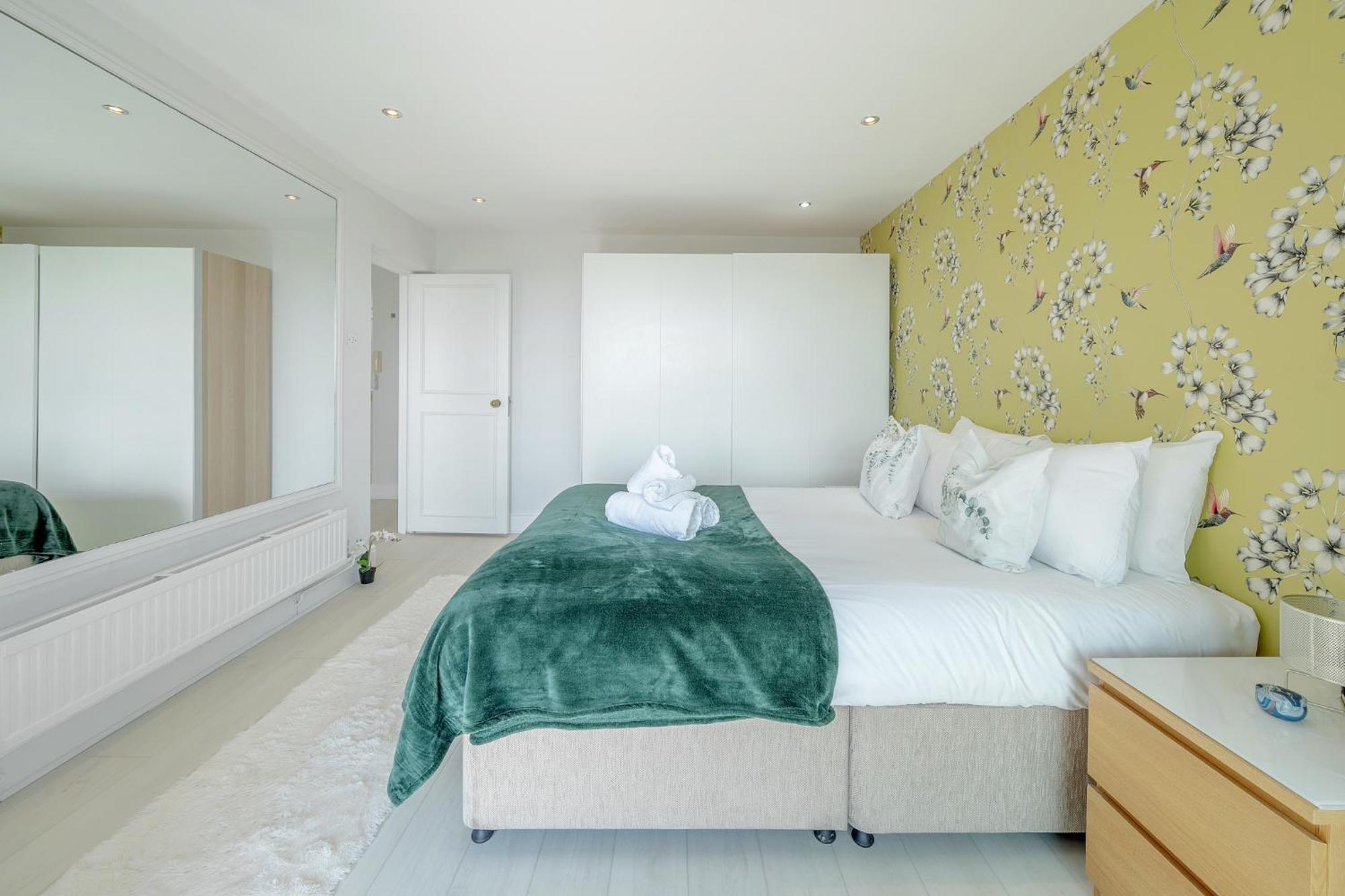 Appartement Stunning Flat In Chelsea, Kings Road With Balcony Londen