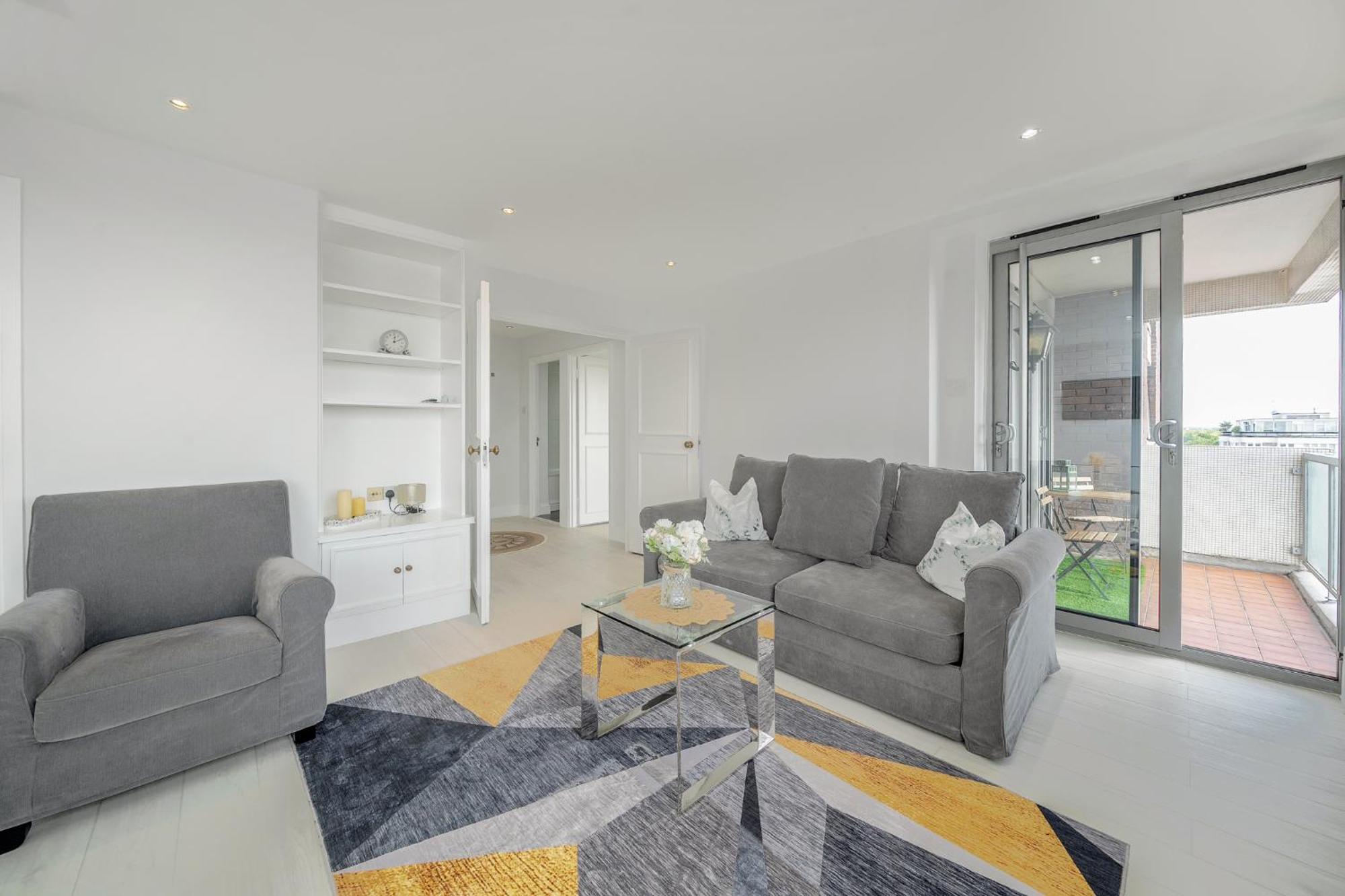 Appartement Stunning Flat In Chelsea, Kings Road With Balcony Londen