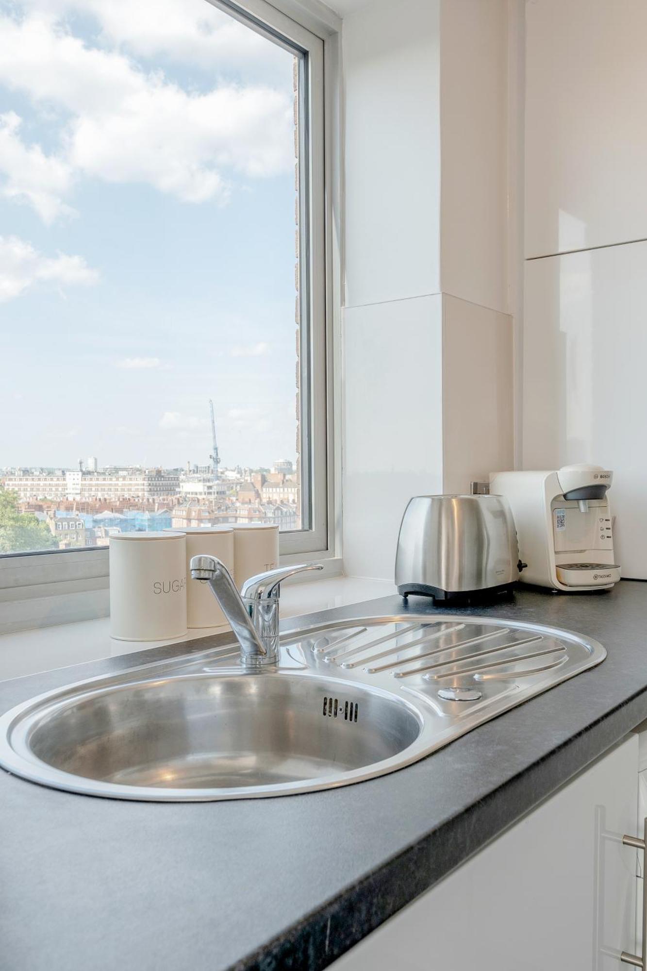 Appartement Stunning Flat In Chelsea, Kings Road With Balcony *