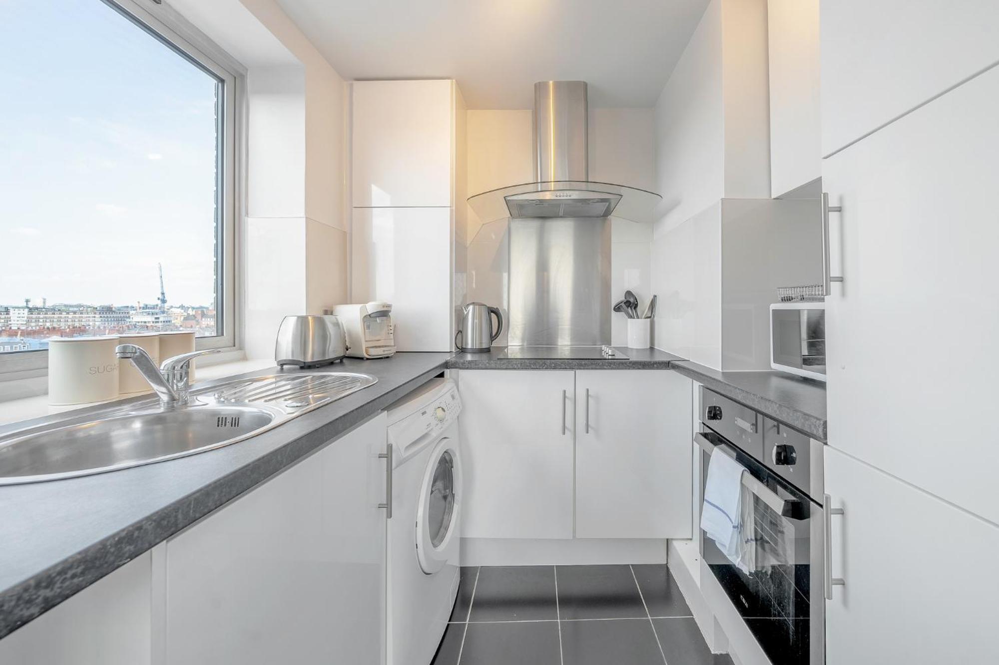 Stunning Flat In Chelsea, Kings Road With Balcony * Londen